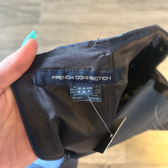 FRENCH CONNECTION SILK TOP - Picture 4 of 6